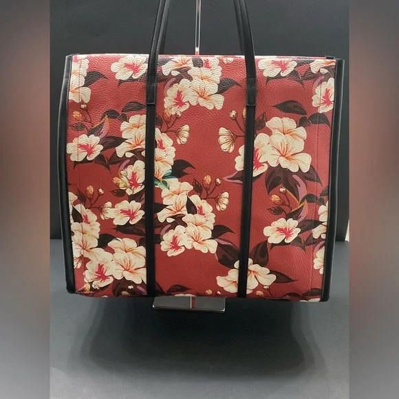 EUC 3 pcs. Steve Madden Red Floral Tote With Matching Crossbody and Zipper Bag - Picture 3 of 15